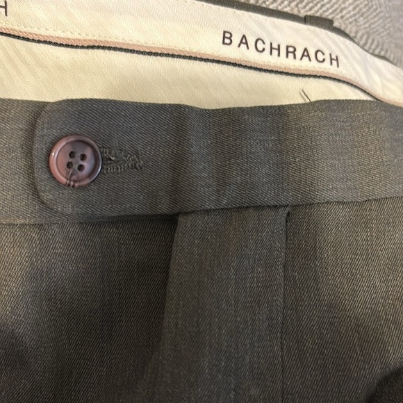 Bacharach olive green slacks with cuff - Picture 9 of 10